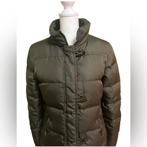 Tommy Hilfiger Olive-green Puffer Jacket. Size
Small. Excellent used condition!